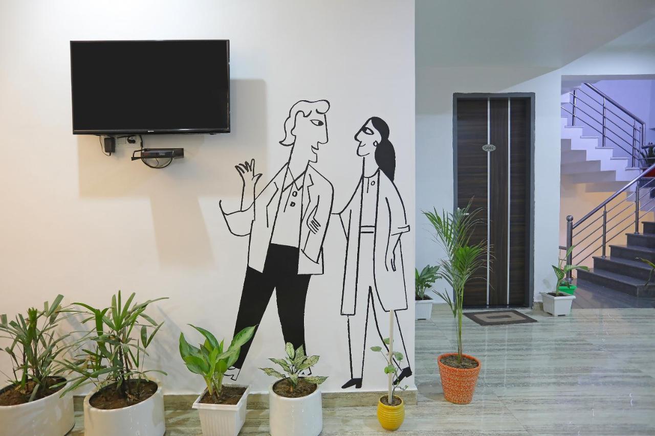 Super Townhouse Cloud Bay, Near Genpact, Sector-69, Gurgaon Hotel Exterior photo