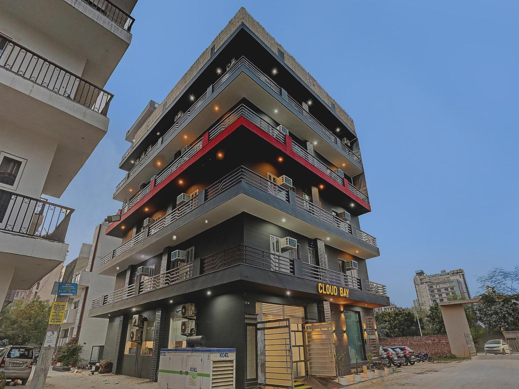 Super Townhouse Cloud Bay, Near Genpact, Sector-69, Gurgaon Hotel Exterior photo