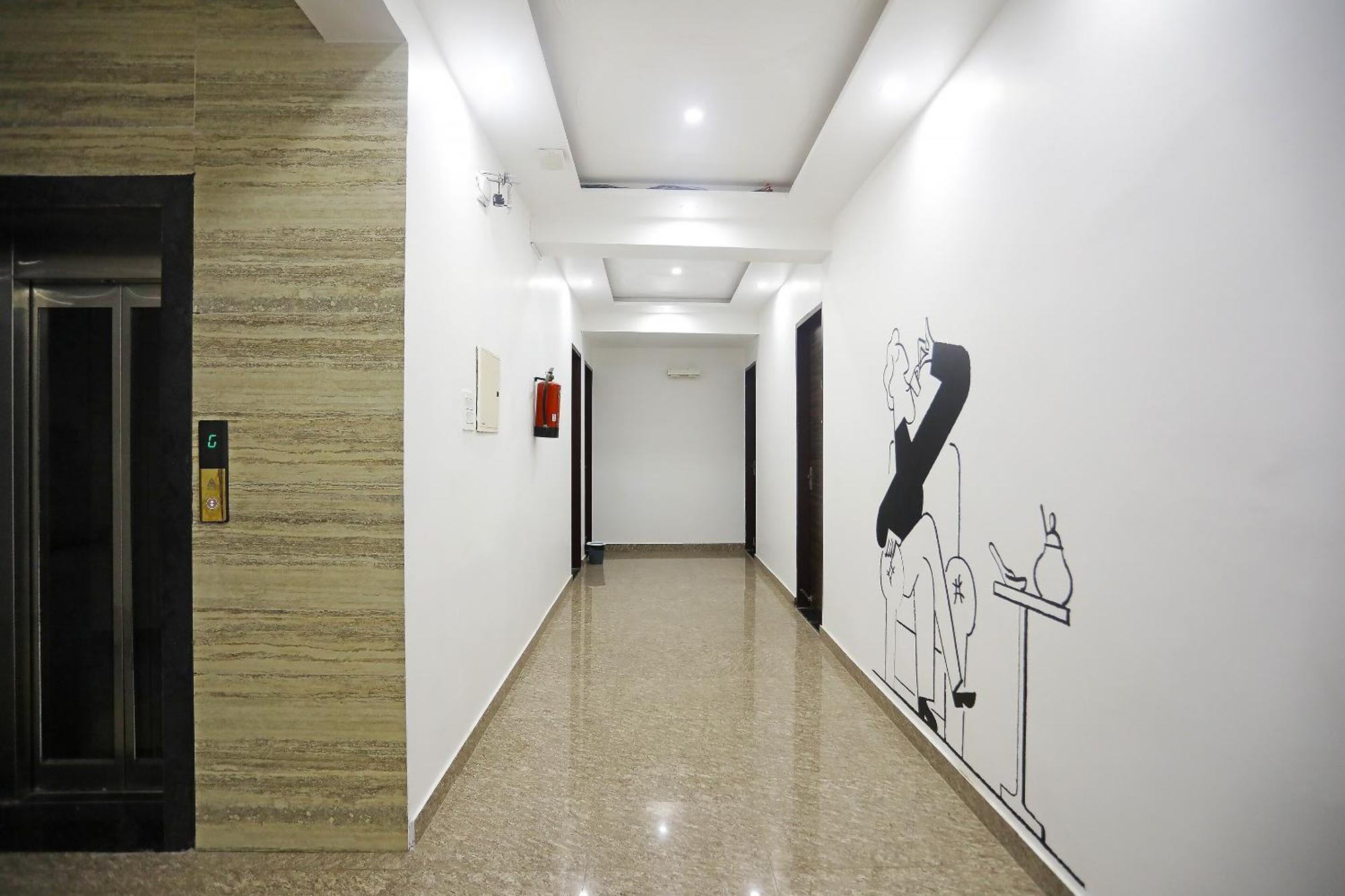Super Townhouse Cloud Bay, Near Genpact, Sector-69, Gurgaon Hotel Exterior photo